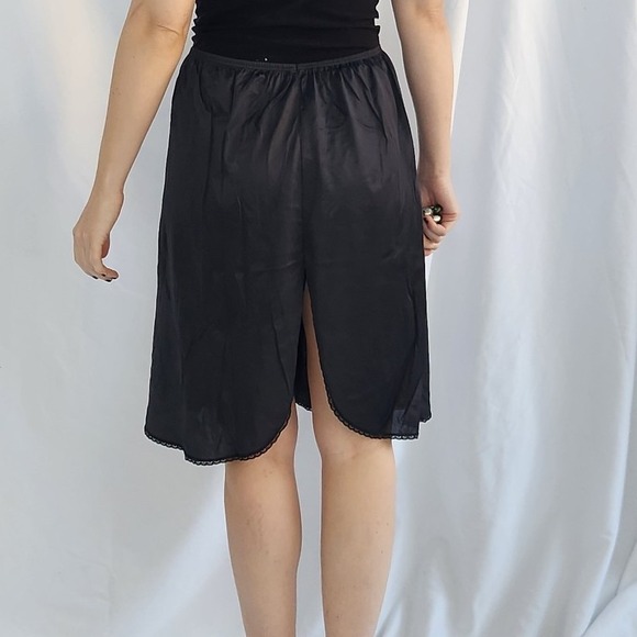 90s Black Half Slip - Picture 3 of 4